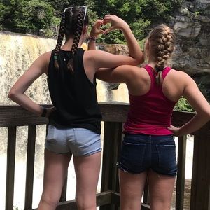 Meet your Posher, Elexis